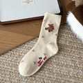 Calze in lana color crema con ricamo a orsetto, fiocco rosso e scritta Happy Day - Taglia unica / Bianco con Ciliegie