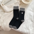 Calze di lana a contrasto nero e grigio con simpatica pecora ricamata a cartone - Taglia unica / Nero