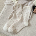 Beige Socken mit rosa Punkten und Rüschenbündchen aus weicher Strickwollmischung - Einheitsgröße / Cremeweiß