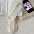 Calcetines gruesos de lana crema para mujer con tejido de ochos cálidos para invierno - Talla única / Blanco