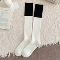 Chaussettes mi-mollet en laine noir et blanc avec maille côtelée et design contrasté - Taille unique / Blanc