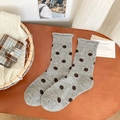 Hellgraue Wollstrickocken mit dunkelbraunen Punkten und Rollrand-Bündchen für Damen - Einheitsgröße / Mittelgrau