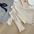 Calentadores de punto blanco crema con lazos grises y textura de calado vertical - Talla única / Blanco Crema