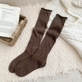 Calze lunghe marrone scuro con bordo arrotolato e design vintage stile balletto - caffè