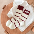 Calze rétro crema e bordeaux con bordo a volant e toppa con cucciolo e mela - Taglia unica / Bianco