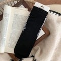 Calze in maglia nera da donna con bordo a volant bianco e design dolce minimalista - Nero (Bordo Bianco)