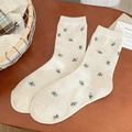 Calcetines de lana vintage con bordado floral en color blanco roto para una estética invernal - Talla única / Blanco