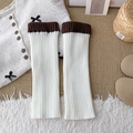 Scaldamuscoli in maglia stile giapponese a coste in bianco crema e marrone caffè - Bianco e Marrone