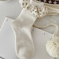 Cremeweiße Wollsocken mit floralem Spitzenbesatz und gemütlichem, ästhetischem Stil - Einheitsgröße / Gebrochenes Weiß