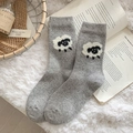 Chaussettes grises mignonnes à motif d'agneau floqué pour un confort hivernal - Taille unique / Gris clair