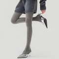 Elegantes medias grises acanaladas con textura de punto fino y ajuste favorecedor para mujer - Talla única / Gris claro