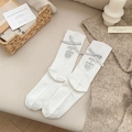Weiße Baumwollkniestrümpfe mit grauer Schleife und Happiness-Stickerei - Einheitsgröße / Weiß
