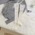 Calcetines blancos altos con encaje floral delicado en estilo ballet femenino - Talla única / Blanco