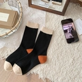 Calcetines de invierno negros con detalles en blanco crema y naranja vibrante - Talla única / Negro/Beige Contraste