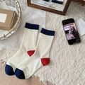 Calcetines térmicos de punto crema con contraste azul marino y detalle de talón rojo - Talla única / Blanco Roto/Azul Marino