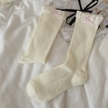 Chaussettes montantes blanc crème avec bordure en dentelle et nœuds roses - Taille unique / Blanc