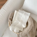 Chaussettes mi-mollet blanches à côtes verticales en coton doux pour femmes - Taille unique / Blanc