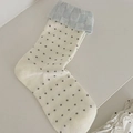 Calze beige a metà polpaccio con pois grigi e polsini a volant a scacchi eleganti - Bianco a Pois