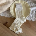Cremeweiße Strickjacke mit Rautenmuster, Rüschensaum und gepunkteter Schleife - Einheitsgröße / Weiße Punktschleife (Milchweiß)