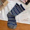 Calze di cotone a righe blu navy e grigie in stile vintage preppy per l'uso quotidiano - A Righe Grigio Scuro e Blu