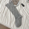 Classic ribbed knee-high socks in mid-grey cotton blend with vertical knitting texture - One Size / Light Gray