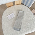 Calze a metà polpaccio a righe grigie e bianche in cotone con punta e tallone a contrasto - Grigio chiaro