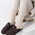 Cremeweiße Spitzen-Strickstulpen mit geometrischen Rauten und Wellenmustern - Cremeweiß