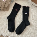 Schwarze Strickstrümpfe mit Bärenstickerei und bunten gesprenkelten Mustern - Schwarz mit Bär