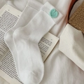 White ribbed knit socks with mint green crochet heart applique in casual style - One Size / Bleached White