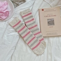 Calze a righe bianco crema con accenti rosa e trama in filato a pois colorati - Taglia unica / Riga Larga (Crema/Rosa/Grigio)