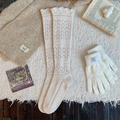 Chaussettes mi-bas en tricot blanc crème avec motifs ajourés et bords festonnés - Blanc Cassé