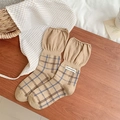 Britische Karo-Socken in Khaki aus Baumwolle mit Rüschensaum und Stoff-Etikett - Einheitsgröße / Braun