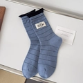 Calze a metà polpaccio a righe blu grigio con bordo a volant nero e toppa di orso - Taglia unica / Blu