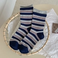 Calze in stile giapponese con classiche strisce blu navy e grigie e bordo arrotolato - Taglia unica / A Righe Blu Grigio Chiaro