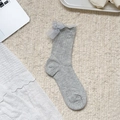 Chaussettes grises douces avec nœud en organza transparent et bordure en dentelle - Nœud en Organza Gris