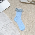 Chaussettes mi-mollet bleu clair avec dentelle florale et nœud papillon de style doux - Dentelle Florale Bleue