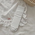 Weiße gerippte Stulpen-Socken mit Steg und eleganter vertikaler Streifenstruktur für Sommer - Einheitsgröße / Weiß
