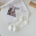 Weiße Socken mit stilvollem geometrischem Jacquard-Muster und elastischen Rippbündchen - Einheitsgröße / Weiß