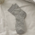Minimalistische graue Strick-Wadenstrümpfe mit atmungsaktivem Design für Damen - Einheitsgröße / Grau