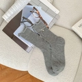 Chaussettes grises style ballet avec bord à volants, nœud et pendentif cœur - Taille unique / gris foncé
