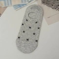 Light grey ribbed no-show socks with black bow patterns and non-slip silicone grip - One Size / Light Gray