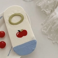 Calze invisibili in cotone con ricamo a mela e silicone antiscivolo sul tallone in blu - Taglia unica / Ricamo Mela Rossa