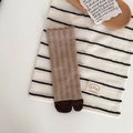 Calcetines tabi bicolor marrón con rayas verticales y punta dividida para mujer - Talla única / Marrón