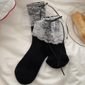 Chaussettes noires de style japonais avec dentelle blanche et ruban nœud délicat - Taille unique / Noir