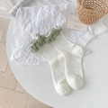 Chaussettes blanches style ballet avec bordure à volants verts et texture côtelée - Taille unique / Blanc et Vert