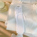 Süße weiße Lolita-Spitzenstrümpfe mit Hohlmustern und zarten Schleifen aus Satin - Einheitsgröße / Weiß