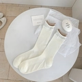 Calze a coste in cotone bianco con elegante bordo a doppio volant marrone scuro - Taglia unica / Bianco con Caffè