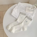 Weiße Socken mit grauen Rippbündchen und blauer Herz-Stickerei im Ballett-Stil - Einheitsgröße / Weiß