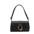 Sac bandoulière en cuir noir avec boucle dorée en U et détail de nœud sur la bandoulière - Noir