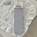 Hellblaue Baby-Strickstrümpfe mit cremefarbenen Spitzen-Schleifen und feiner Textur - Einheitsgröße / Blau